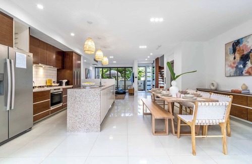 Broadbeach Villa | Absolute by Khove