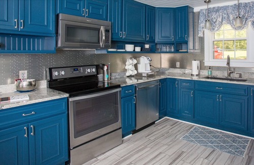 Columbia House | Amazing lake house on Lake Murray, Columbia w/private dock, outdoor kitchen.