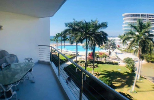 Flamingos Apartment | Area Ocean, Affordable 1BR Studio, Beachfront Resort, Pools, Snack Bar, & Balcony