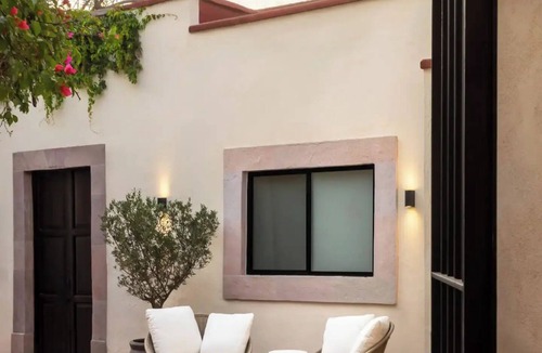 Zona Centro Apartment | Aurora Suite | Spacious with 2 Queen Beds + Pool
