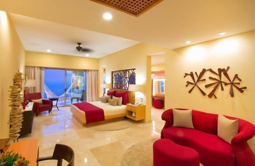 South Shore Hotel Area Resort | Award Winning Jr. Suite Panoramic View at Garza Blanca 5-Star Resort