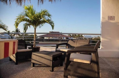 Rincon de Guayabitos Apartment | B3 Guayabitos Condo with Private Terrace and Jacuzzi