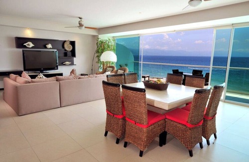 North Hotel Zone Apartment | Beachfront condo amazing views Peninsula PV