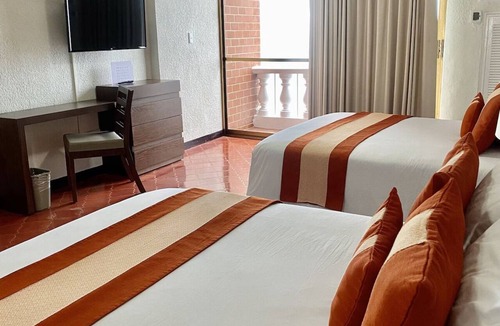 South Shore Hotel Area Hotel | Beachfront Getaway w/Panoramic Views | Outdoor Pools & All-Inclusive Experience