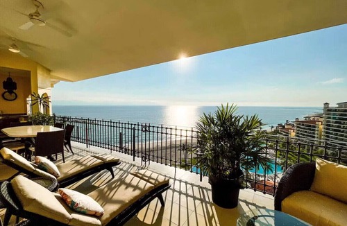 Marina Vallarta Condo | Beachfront Penthouse stunning views