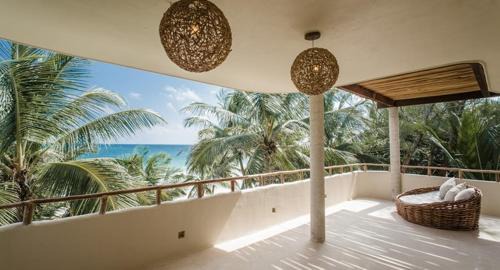 Zona Hotelera House | Beachfront Tulum Villas