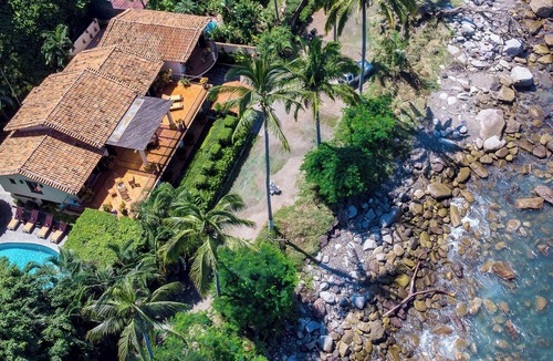 Conchas Chinas Villa | BEAUTIFUL AND LUXURY BEACHFRONT MANSION