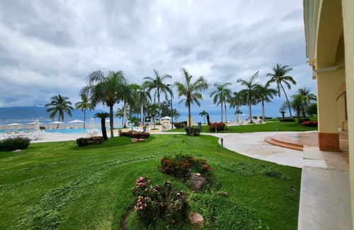 Marina Vallarta Villa | Beautiful villa a few steps from the sea