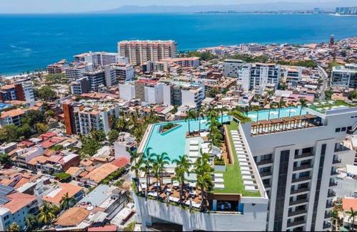 Alta Vista Apartment | BEST Views of PV-Banderas Bay from Rooftop Infinity Pool