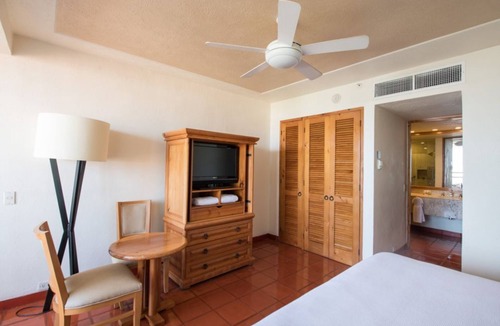 Marina Vallarta Hotel | Big Comfort in a Cozy Space – Studio with Resort Access