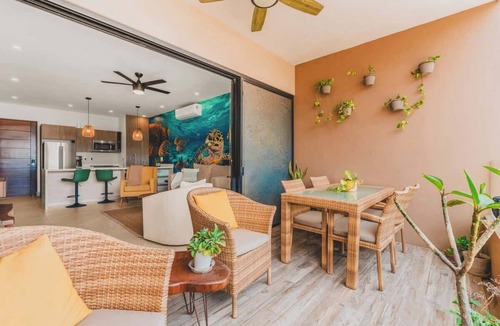 San Francisco Apartment | Casa De Vigil: Beachfront Oasis Ocean Views & Pool