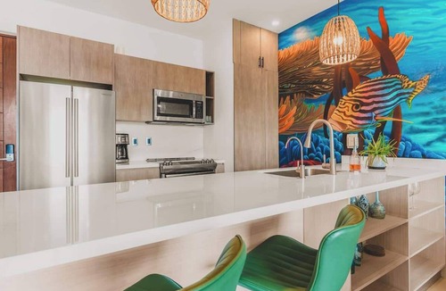 San Francisco Apartment | Casa De Vigil: Beachfront Oasis Ocean Views & Pool