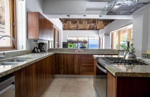 La Cruz de Huanacaxtle House | Casa del Mar, Beachfront Pool, Gym & Ocean Views