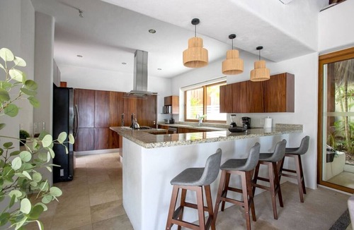 La Cruz de Huanacaxtle House | Casa del Mar, Beachfront Pool, Gym & Ocean Views