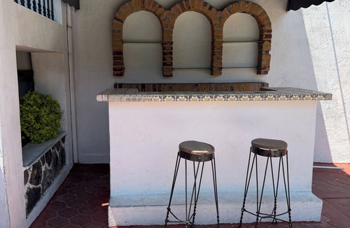 Tlaltenango House | Casa del Piloto. Accommodates 24 people, with pool, a swimming pool, a climbing wall, and much more.