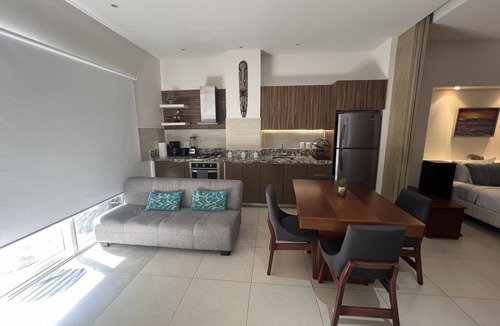 Romantic Zone Condo | Casa Frida One bedroom One Bath condo with roof top pool located in Old Town.