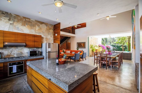 North End House | Casa Kiki - SUMMER SPECIAL - Award Winning - North End -Beach, Pool, Hot Tub