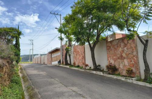 Atlatlahucan House | Casa Marcy, casa nueva con alberca y tres recamaras