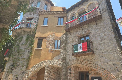 Santeagueda Apartment | Castello di Carlo – Carlo VI Loft