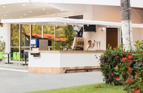 Las Glorias Hotel | Costa Club Punta Arena - Desayuno buffet incluido