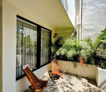 Alta Vista Apartment | Estudio de lujo 101 con patio en la Zona Romántica