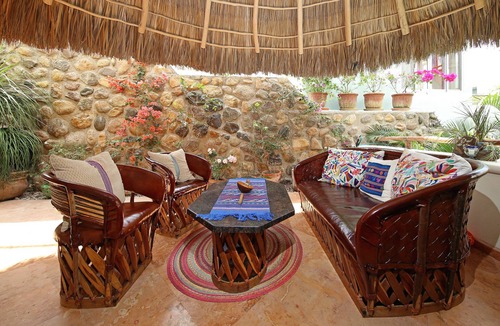 North End Apartment | ❡ ❡ Flawlessly Executed pad, close to beach GREAT LOCATION ❡ ❡