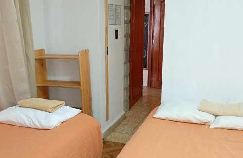 Del Carmen House | Habitación para 3 personas - Room for 3 - Hostal Kahlo Coyoacán CDMX México