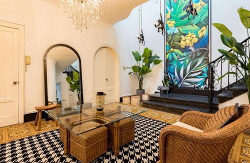 Roma Sur House | Huge Home for 23, Rare Indoor Garden Near Hotspots