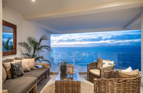 South Shore Hotel Area Condo | Indah Puerto Vallarta