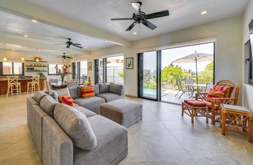 San Francisco House | Infinity Pool & Concierge: Private San Pancho Home