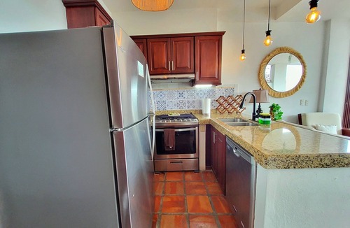 Downtown Puerto Vallarta Condo | King BR with Private OCEAN VIEW Deck●Steps to Beach & Malecon●Safe Loc
