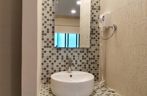 Benito Juarez Hotel | King size suite very close to the WTC in Mexico City (2)
