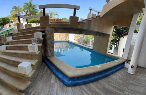 Tequesquitengo House | LakeHouse Teques Lakefront home with pool and jacuzzis