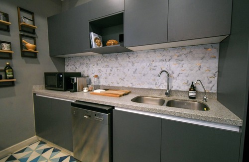 Americana Apartment | Loft Retreat in "World's Coolest Neighborhood"