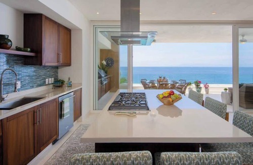 South Shore Hotel Area Condo | LUXURY BEACHFRONT CONDO VALLARTA: WHERE EMERALD CANOPIES MEET SAPPHIRE SHORES