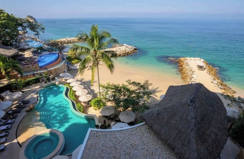 South Shore Hotel Area Condo | LUXURY BEACHFRONT CONDO VALLARTA: WHERE EMERALD CANOPIES MEET SAPPHIRE SHORES