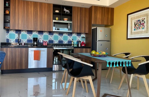 Emiliano Zapata Condo | Luxury in the heart of Zona Romantica @ D'Esire