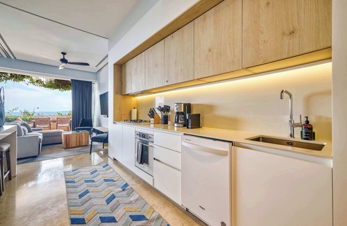 Alta Vista Apartment | Luxury ocean-view condo at SOHO