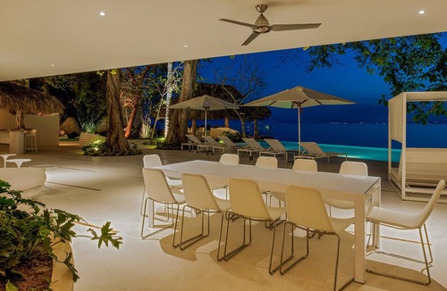 Conchas Chinas House | Luxury Oceanfront Villa FUll Staff 3 Meals a Day
