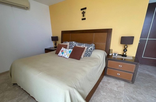 Alvarado Apartment | Luxury PH in front of the Sea