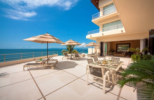 Conchas Chinas Villa | Modern and upscale Villa , amazing views , come to live your vacation dream