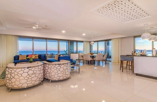 Conchas Chinas Apartment | Modern Cozy Retreat in Prime Location