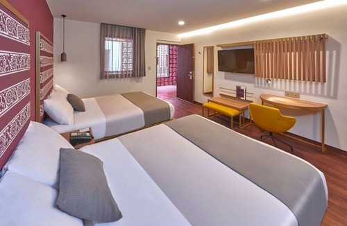 Jalatlaco Hotel | Modern Stay Near Santo Domingo Church & Historic Center