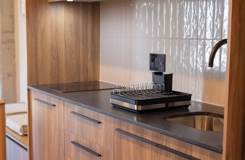 Zona Expo Apartment | Mr W | 1BR Margot Loft Modern City Tower