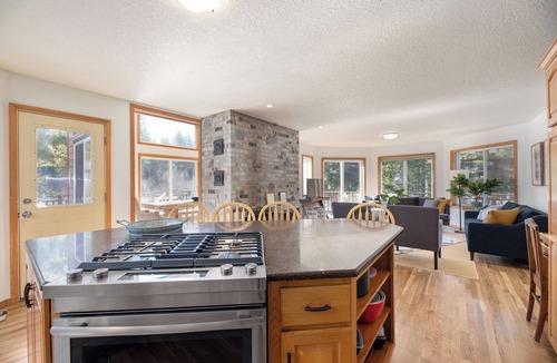 Rhododendron House | Mt. Hood Riverfront Getaway | Hot Tub | 4BR Chalet on 2 Acres | Pet Friendly
