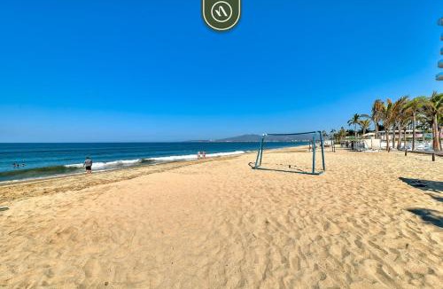 Flamingos House | Ocean view 2BR Condo - Private Terrace - Beach