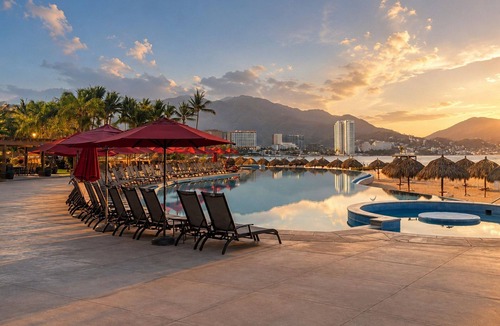 South Hotel Zone Condo | Ocean View · Grand Venetian Puerto Vallarta