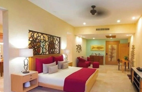 South Shore Hotel Area Hotel | Panoramic Luxury Suite with Endless Views Puerto Vallarta with AC and Gym