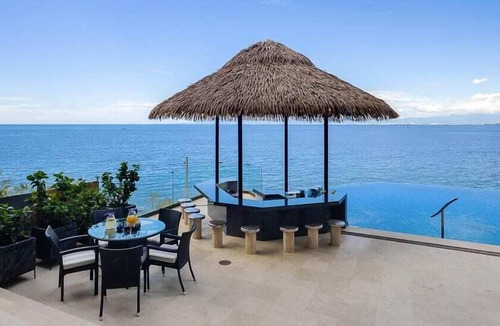 South Shore Hotel Area Villa | Please Inquire Before Booking – Luxury Villa