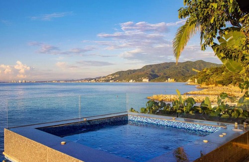 South Shore Hotel Area Villa | Please Inquire Before Booking – Luxury Villa